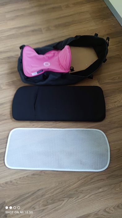Bugaboo Caneleon gondola do wózka + różowa wkładka polar