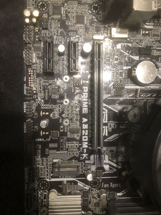 Материнка АМ4, процесор А8-9600, пам'ять DDR4 4GB ,та кулер