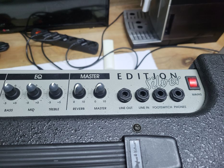 комбопідсилювач для гітар.