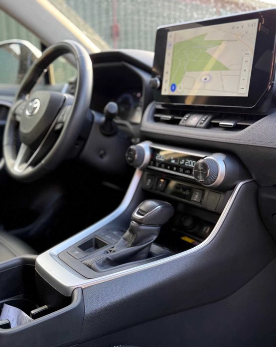 Продам автомобіль Toyota RAV4 2023 року