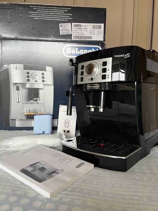 Máquina de Café DeLonghi  Magnifica S Preta