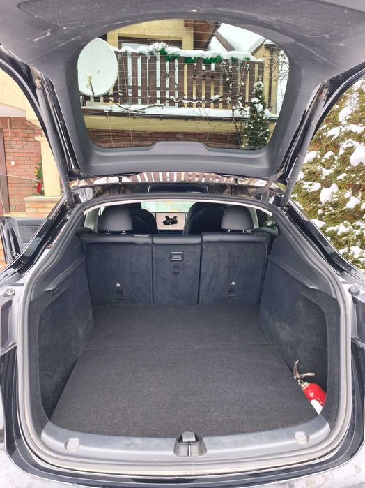 TESLA Y 4X4 2024 DUAL MOTOR Long Range faktura VAT23% MAŁY PRZEBIEG