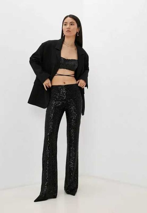 Zara  брюки клеш черные стрейч-гипюр с пайетками р.XS