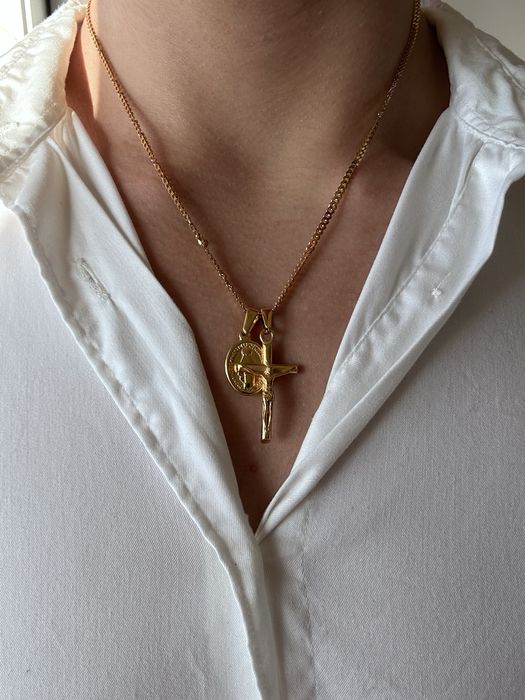 Colar dois pingentes cruz  maria e jesus