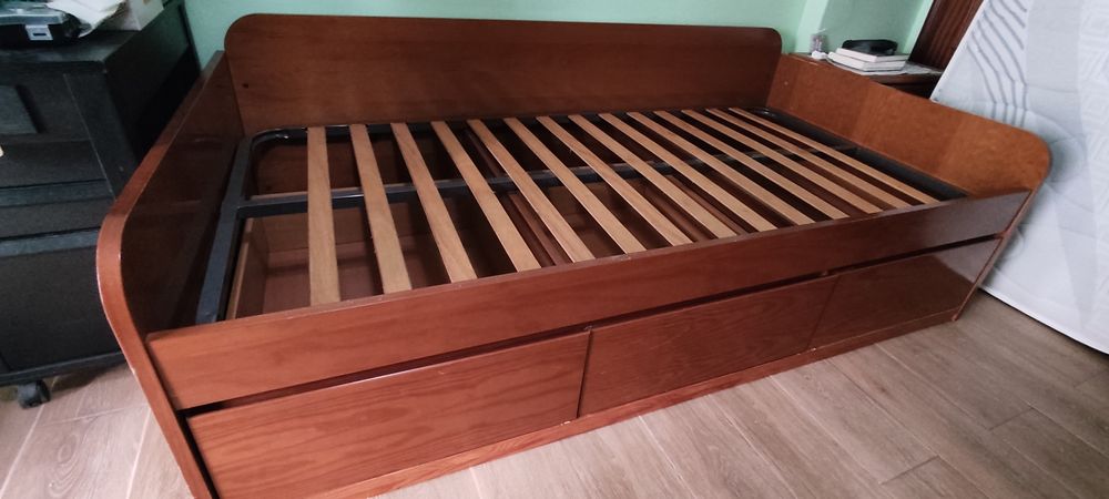Cama de solteiro, com 3 gavetas
