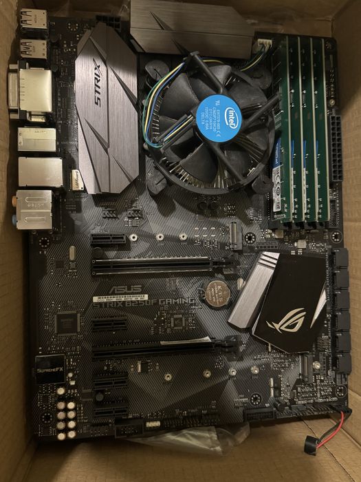 Placa pc STRIX B250 F,Memorias 32 G e outros compostos