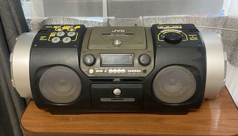 Бумбокс JVC RV-DP100