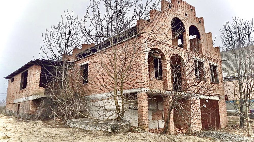 можна в розтермінування Земельна ділянка з недобудованим будинком