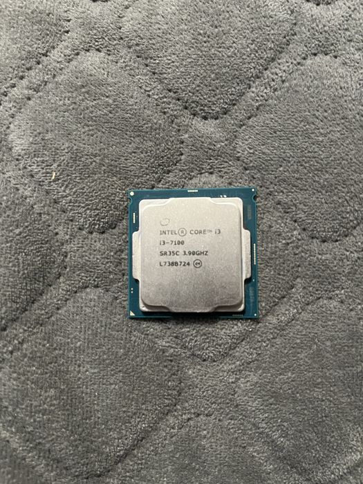 Процесор intel i3 7100