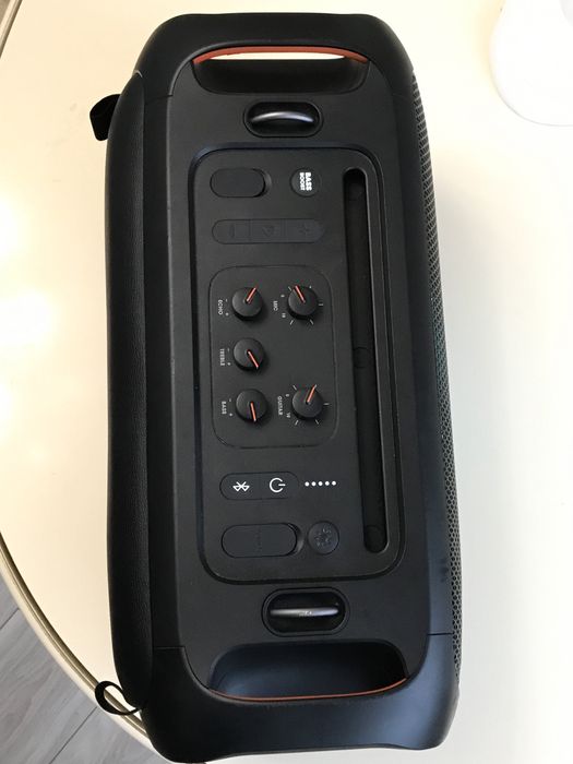 JBL PartyBox - On-The-Go, хороший стан
