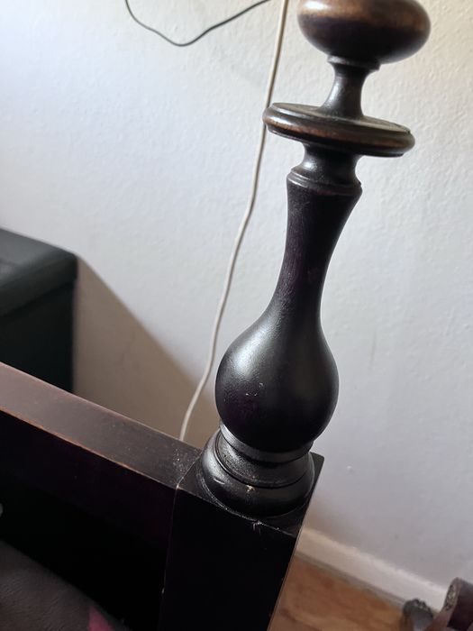 cama antiga de madeira