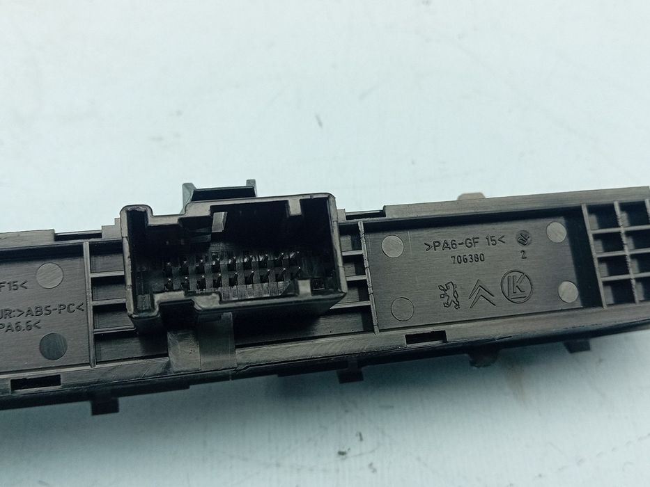 Botão / interruptor 4 piscas PEUGEOT RCZ