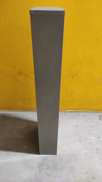 Estante de CDs em alumínio com gavetas translúcidas verdes