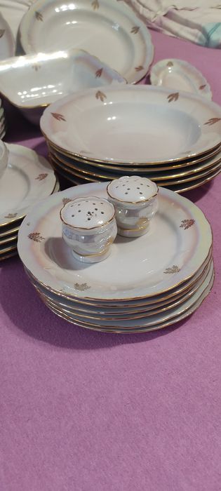 Продам сервиз столовый