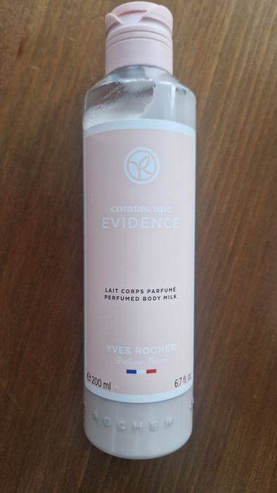 Zestaw YVES ROCHER Evidence perfumy żel do kąpieli balsam do ciała
