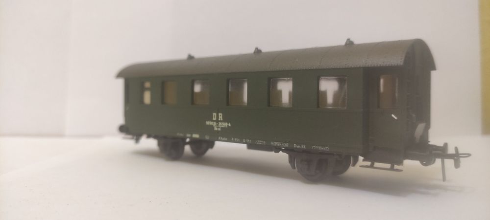 Wagon osobowy PIKO DDR H0 Bi 33a DR – z oryginalnym pudełkiem – stan idealny