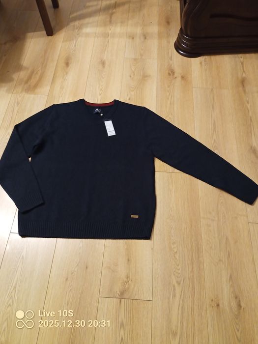 Sprzedam sweter męski.