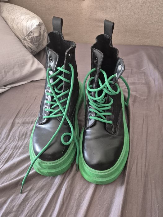 Botas da shein, em muito bom estado e muita poucas veses usado