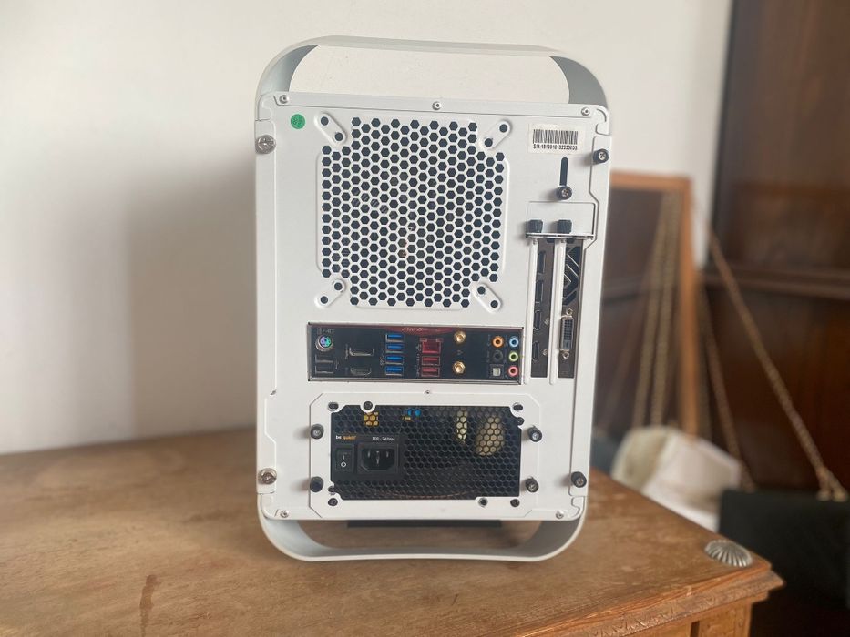 PC Gaming Mini-ITX Intel I7 6700 / Radeon RX 580 8GB / 16GB DDR464739700832513122