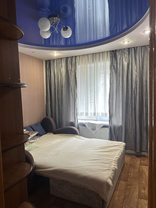 Велика 4 - кімнатна квартира -6 окремих місць