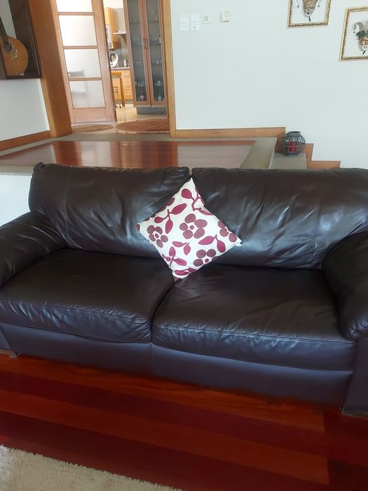 Sofá  em pele genuína