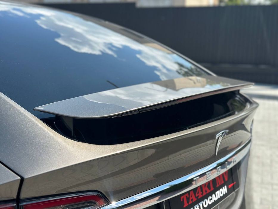 Tesla Model X 2016