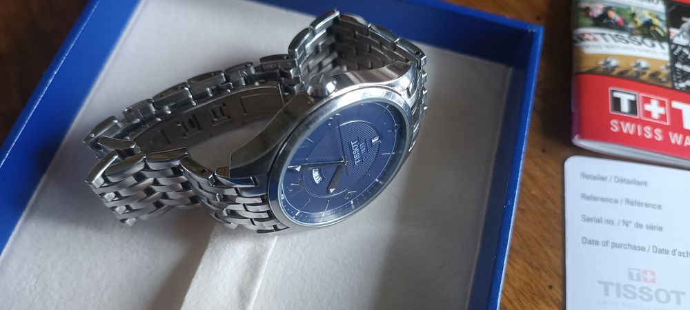 Годинник TISSOTгарному стані