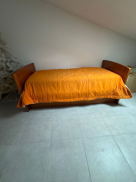 Cama com gaveta + 2 colchões