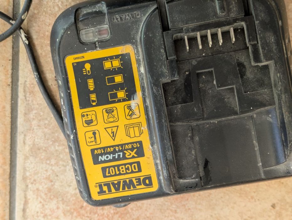 Bateria XR 18v 1.3ah  + carregador XR DeWalt original