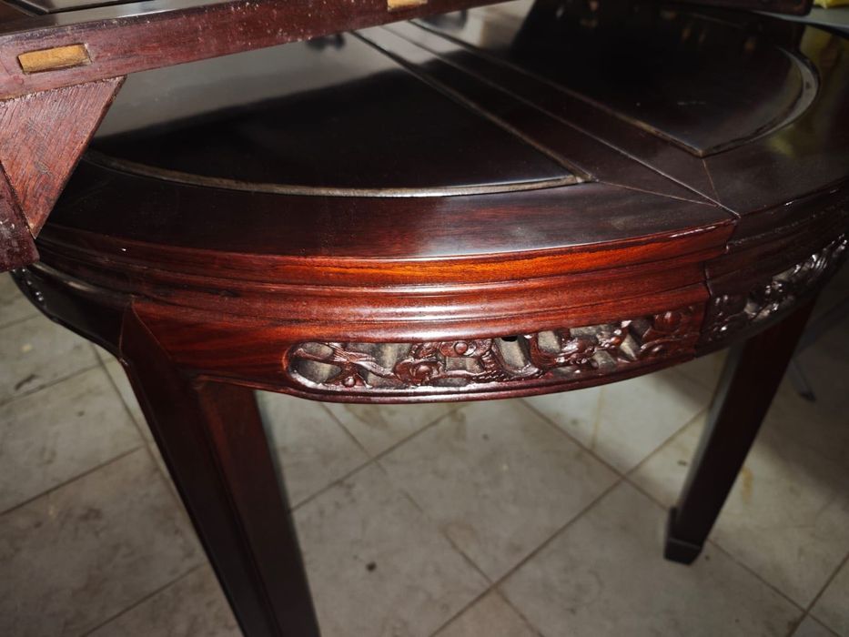 Mesa de Jantar Extensível e 6 Cadeiras em Pau-Rosa