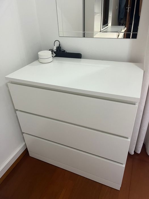 Lote Mobiliario de Quarto Branco Lacado (Cama com gavetas + 5 peças)