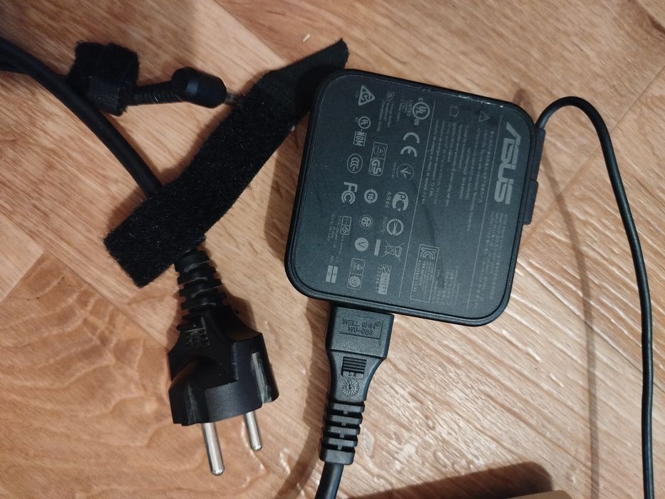 Зарядне для ноутбука Asus, ноутбук, сумка для ноутбука