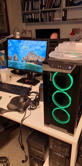 Komputer stacjonarny do pracy/ gier