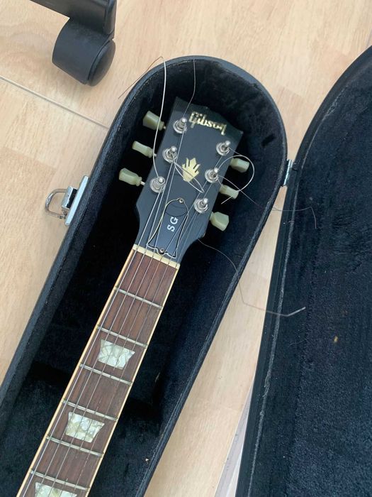 Gibson SG Standard USA (1999) – Estojo rígido incluído