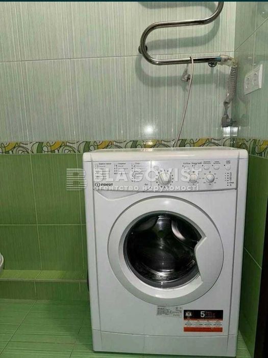 Продаж 1-к квартири 52 м. ЖК Паркові озера, М.Дарниця, парк Перемога