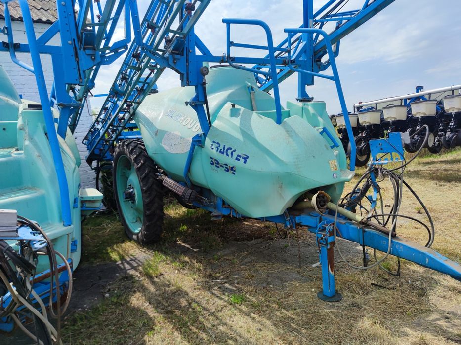 Оприскувач прицепний Berthoud Tracker 3200