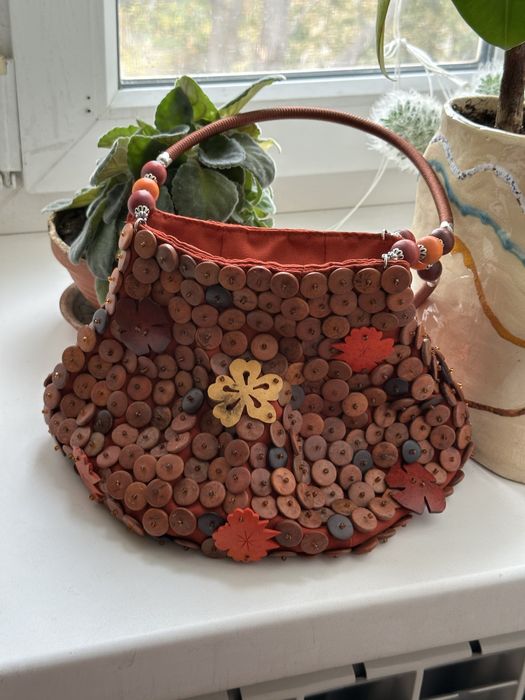 Вінтажна сумка з деревʼяними бусинами
