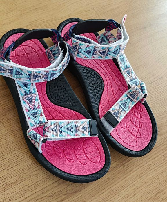 Damskie sandały Martes Essentials Mercheto Wo's r. 40 nowe