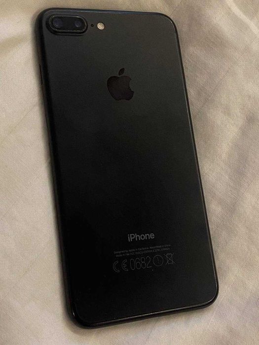 iPhone 7 plus black 128Gb