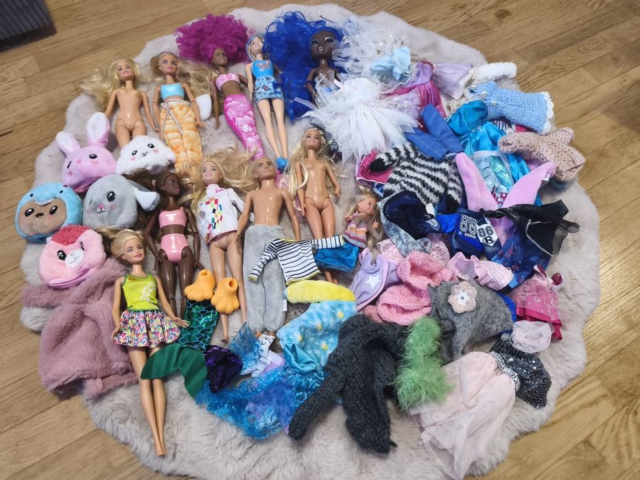 Zestaw lalek i ubranek Barbie