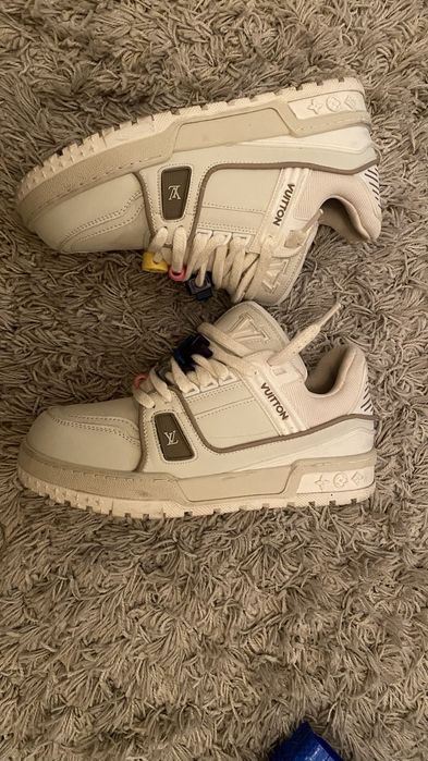 Tenis branco Lv bom estado