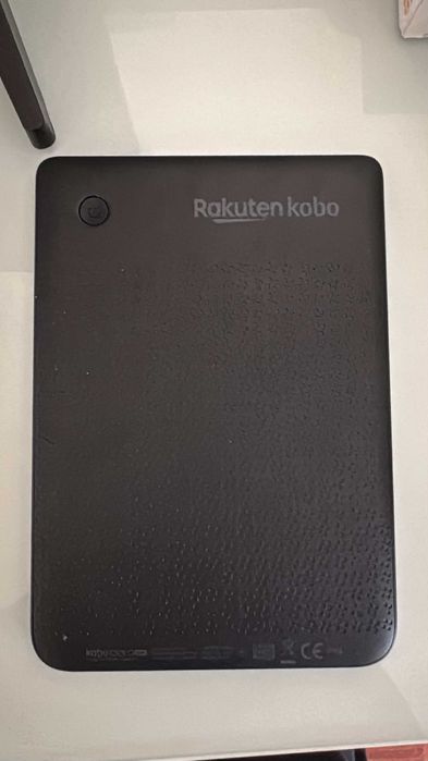 Vendo Kobo Clara BW com cabo de carregamento original