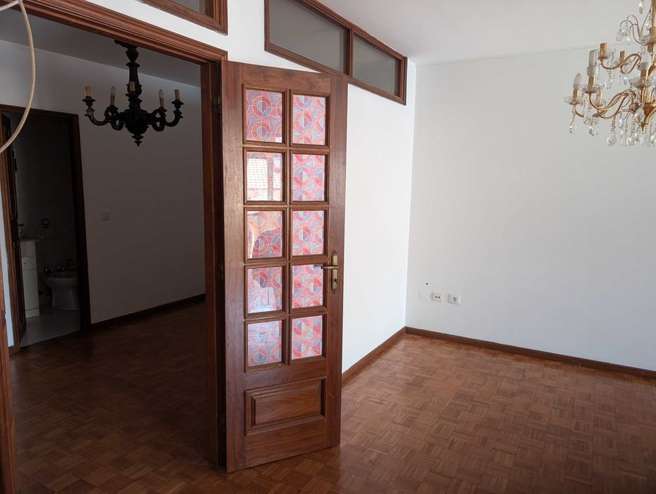 arrendamento apartamento, excelente localização, baixa do Porto, boas áreas, perto de tudo e com transportes para qualquer lado