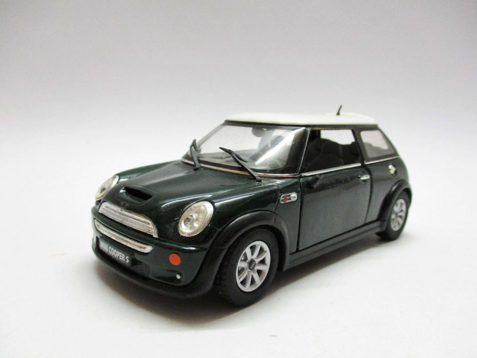 Carros miniaturas de coleção