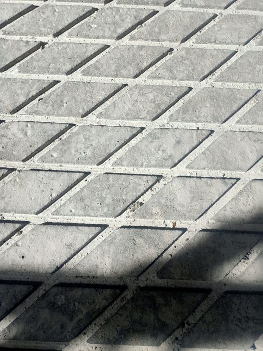 Nacinanie posadzek i rusztów w oborach .Cały kraj