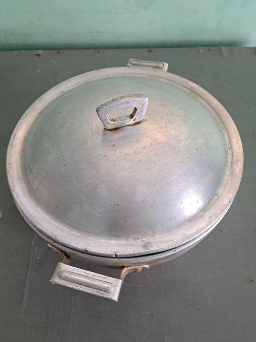 Кастрюля  эмалированая