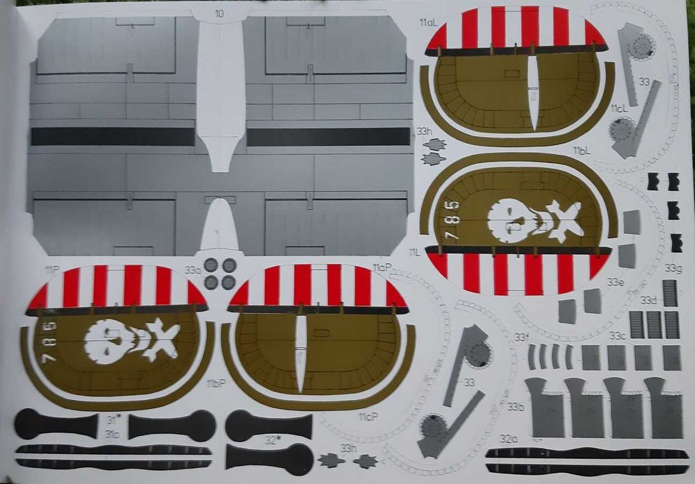 GPM 8 2004 nr.048 B-24 LIBERATOR model 1:33 modelarz