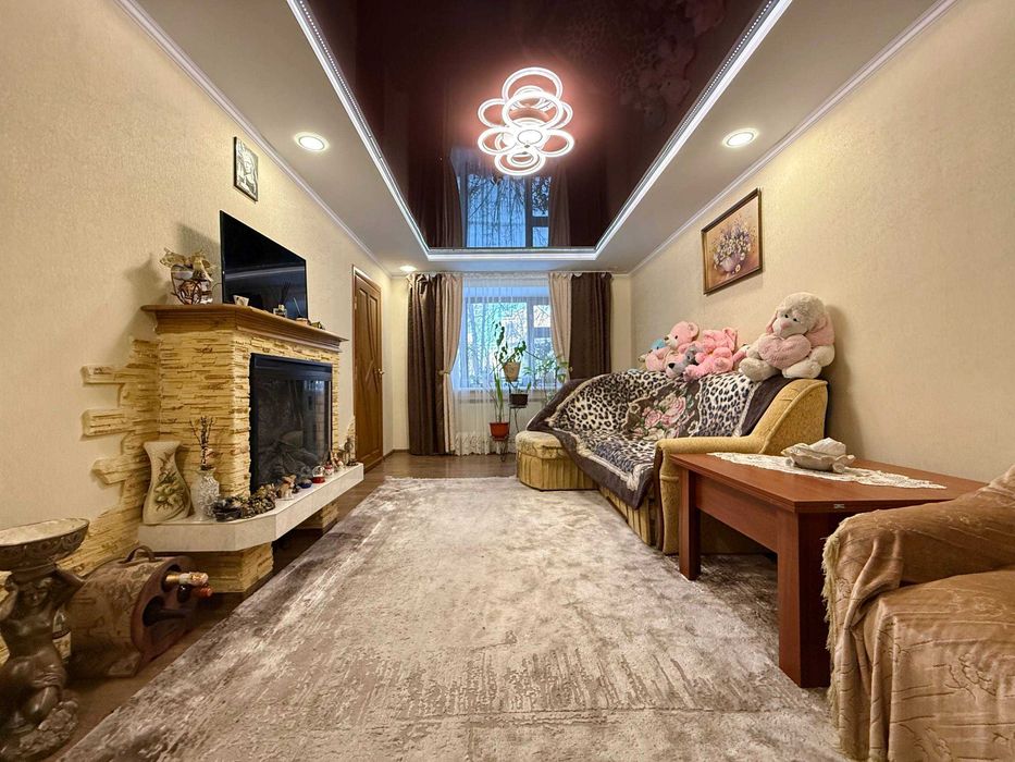 Продаж 3 кімнатної квартири з гаражем