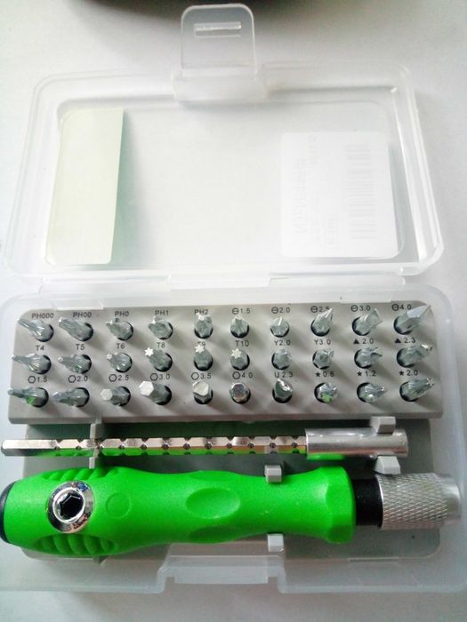 набір викруток, свердла твердосплавні