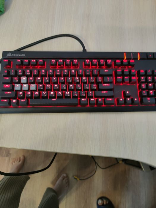 Игровая клавиатура CORSAIR